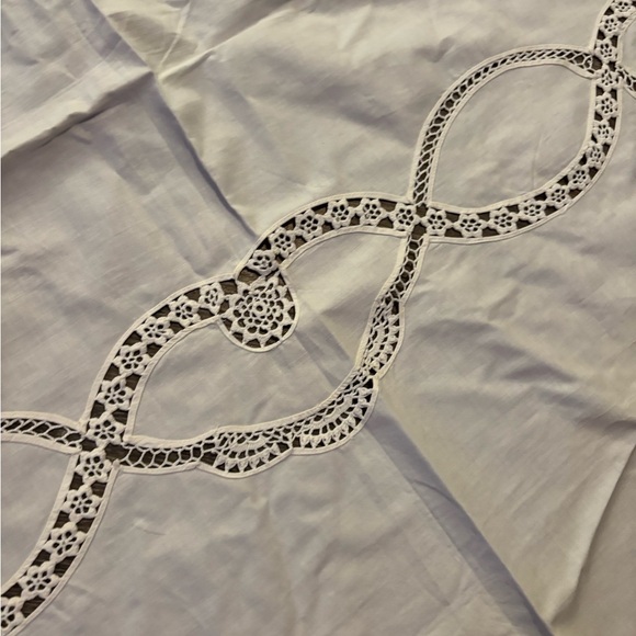 Vintage Linen White Tablecloth& Mismatched Napkins/ Vintage Linen lot - Picture 8 of 9